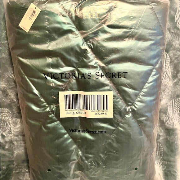 Victoria Secret Teal Puffer Tote/Overnight Bag - Picture 3 of 6